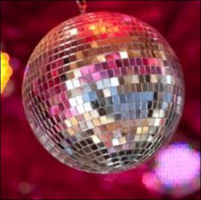 Quel objet est souvent associé au disco ?