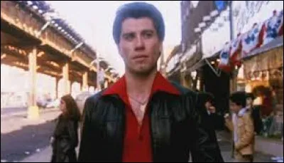 Qui joue le rôle de Tony Manero dans le film "La Fièvre du samedi soir" sorti en 1978 ?