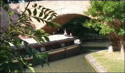 En 1789, les r&eacute;volutionnaires rebaptis&egrave;rent le canal en canal du Midi. Comment l'appelait-on auparavant ?