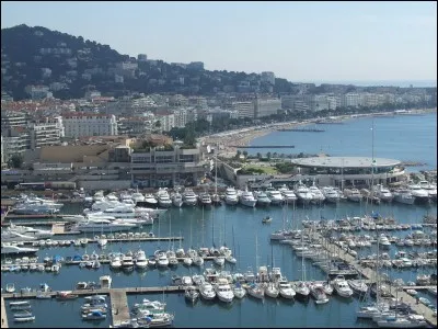 Par quelle commune les Îles de Lérins sont-elles administrées ?