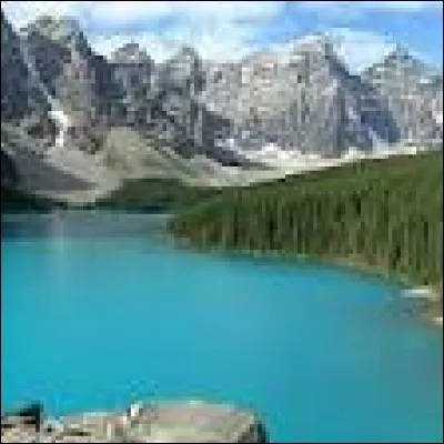 Le Canada est le pays qui possède le plus grand nombre de lacs.