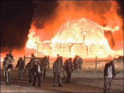 Quel personnage est retrouvé dans la grange de Hershel ?