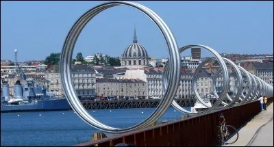 Trouvez l'intrus parmi ces villes !