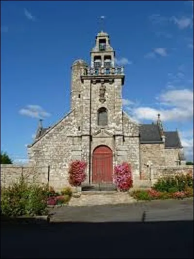 Voici l'église Notre-Dame de Bringolo. Commune bretonne de l'arrondissement de Guingamp, elle se situe dans le département ...