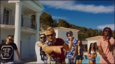 Dans ce clip, Jul parlait de :