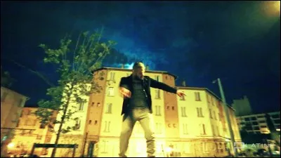 Jul est-il millionnaire ?