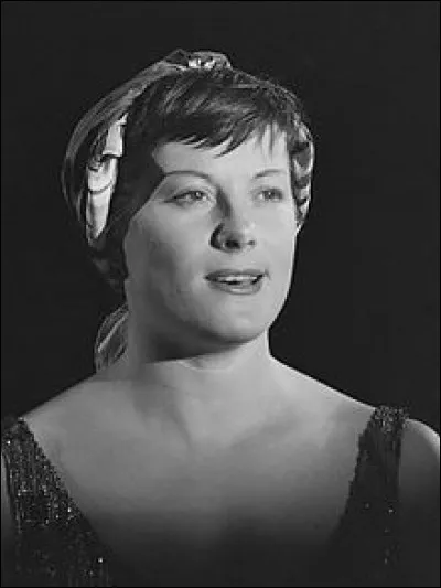 Colette Renard est morte le 6 octobre 2010 à Saint-Rémy-lès-Chevreuse. Que faisait-elle dans la vie ?