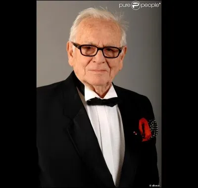 Trouvez les initiales de cette personne et ensuite ce qu'elles peuvent désigner.