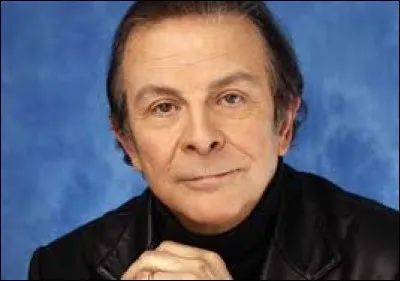 Trouvez les initiales de cette personne et ensuite ce qu'elles peuvent designer.