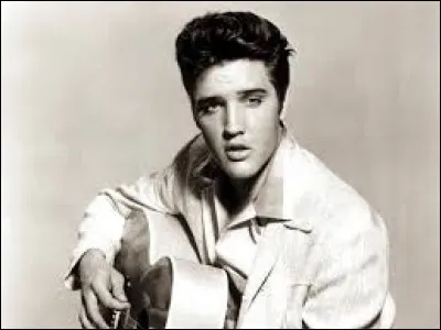 Quel était le surnom d'Elvis Presley ?
