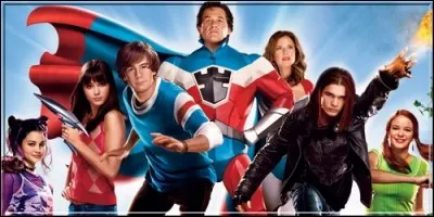 Kurt Russell envoie son fils, un ado, à Sky High, une école de super-héros pour qu'il y apprenne le dur métier de justicier. C'est dans :