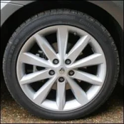 Je veux mettre mes pneus les plus uss  l'avant et ceux en meilleur tat  l'arrire.