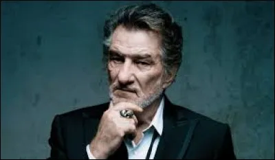 Quel est le surnom du chanteur français Eddy Mitchell ?