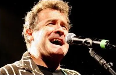 Quel chanteur a pour surnom "Le Zoulou Blanc" ?