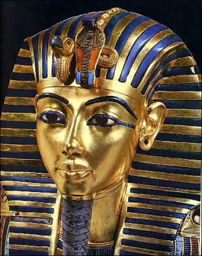 Couvre-chef de tissu porté exclusivement par le pharaon :