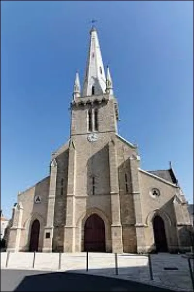 Ville des Pays-de-la-Loire de l'arrondissement des Sables-d'Olonne, au cœur du Marais breton, Bouin se situe dans le département ...