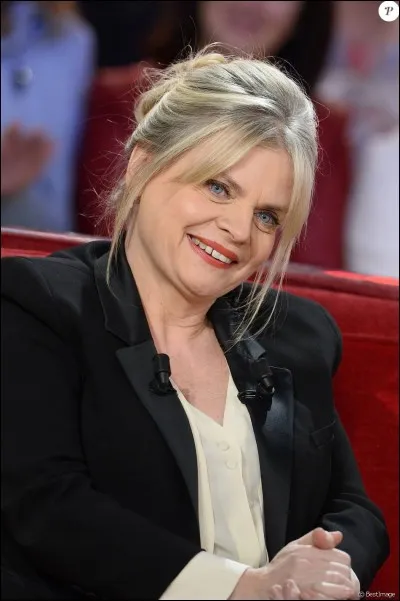 Qui a joué la célèbre prof d'anglais dans le film "Les Profs"?