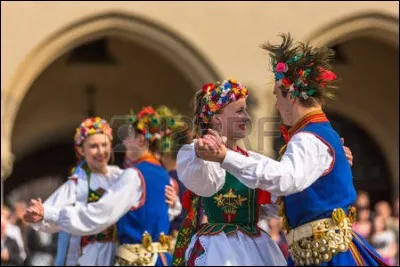 Quelle était cette danse de couple polonaise, en vogue au milieu du XIXe siècle ?