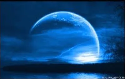 Le contraire de ''clair de lune'' est...