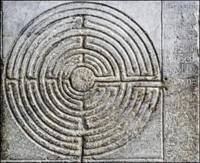 Dans le labyrinthe des... des quoi déjà ?