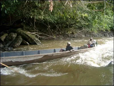 V&ecirc;tement d'&eacute;glise, qui se porte sur la soutane !