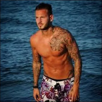 Qu'a fait M. Pokora pour être accepté à Popstars alors qu'il n'avait que 17 ans au lieu des 18 requis ?