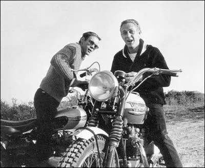 Qui est avec Steve ?