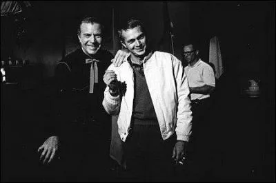 Qui est avec Steve ?