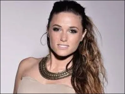 Le prénom de cette candidate de Secret Story 6 vous donnera le nom de la fleur...