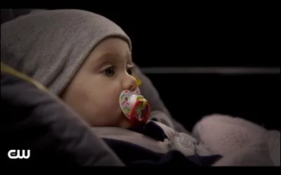 Comment s'appelle l'enfant de Klaus et Hayley ?