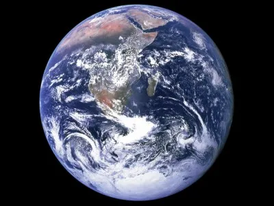 Que possède la Terre ?