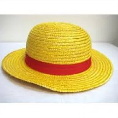 A qui appartenait le chapeau de Luffy à la base ?