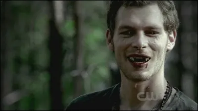 Grâce à qui Bonnie sait-elle à qui elle doit s'adresser pour avoir le remède qui guérit les vampires des morsures de lycanthropes ?