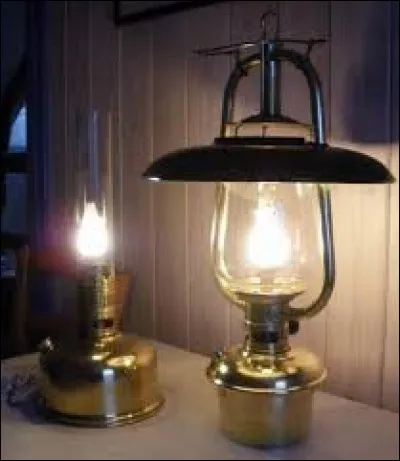 Ôte ta lampe que je guette.