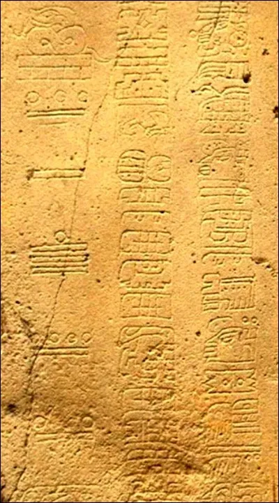 Selon une interprétation des glyphes mayas, que devait-il se passer le 21 décembre 2012 ?