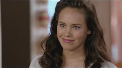 Comment s'appelle cette fille ?