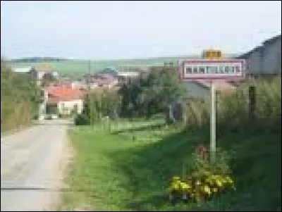 Nous partons en Lorraine, à Nantillois. Petit village de 64 habitants, dans l'arrondissement de Verdun, il se trouve dans le département ...