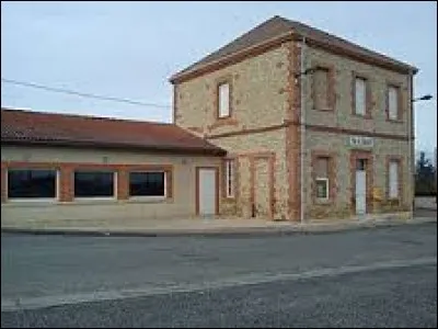 Petit village midi-pyrénéen de 59 habitants, dans le Comminges, Polastron se situe dans le département ...