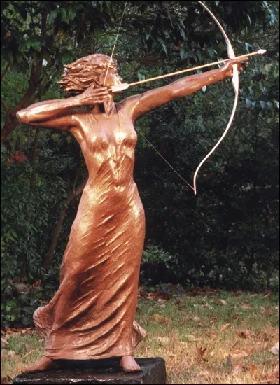 Qui est l'équivalent d'Artémis en romain ?