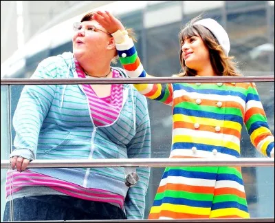 Dans la saison 2, qui rejoint le Glee Club à la place de Kurt ?