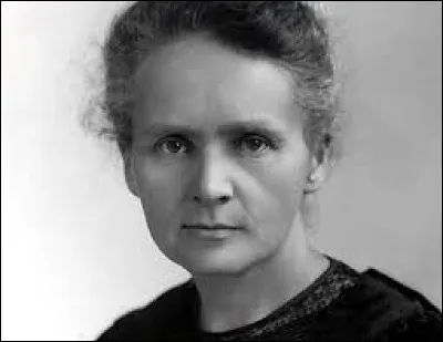 Marie Curie est décédée d'une anémie car trop exposée aux rayonnements produits par ses découvertes ; le polonium, le radium et la radioactivité. Quand est-elle morte ?