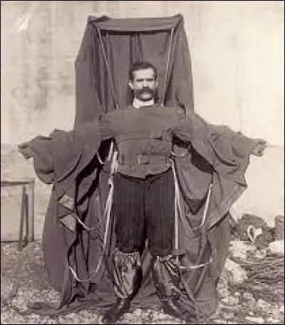 Franz Reichelt a tenté d'inventer un manteau-parachute. Il a voulu montrer l'intelligence de son invention en sautant du premier étage de la tour Eiffel avec ce manteau. Mais :
