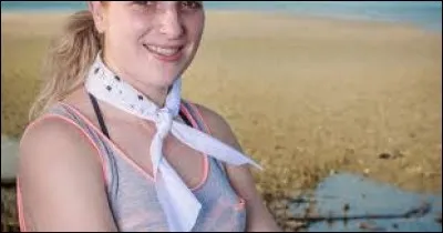 Les rouges l'ont rejetée, elle a fini chez les jaunes...