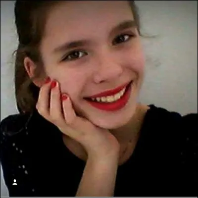 Que dit Zoé au début de certaines de ses vidéos ? ( malheureusement elle ne le dit plus )