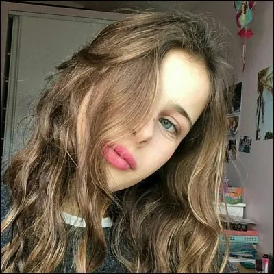 Maia à des chaussons originaux �� tu dois savoir de quoi il s'agit...