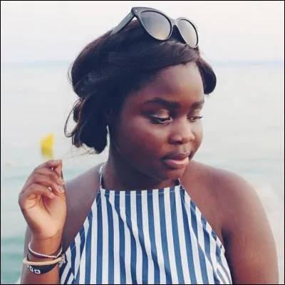 Quels sont les prénoms des frères de Gloria ?