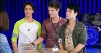 Quel est le nom du groupe du Jam and Roller (Simon, Pedro et Nico) ?