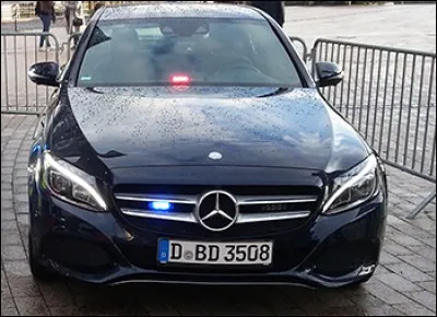 Et cette voiture-ci ?