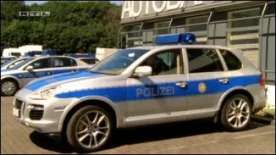 Et pour finir, pouvez-vous me dire à qui est ce véhicule ?