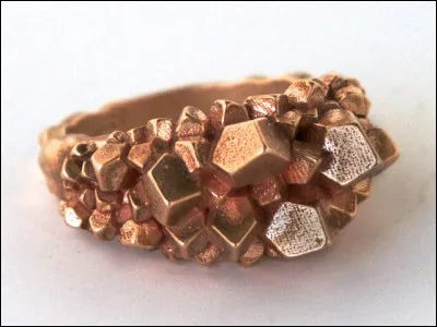 Quel alliage à base de cuivre était anciennement appelé "airain" ?